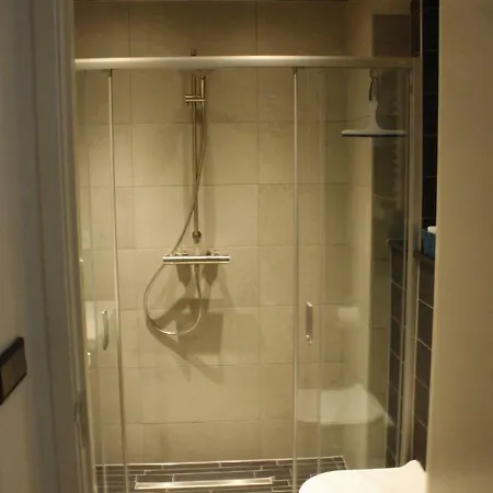 Het Gildehuis Met Sauna En Jacuzzi Appartement Stevensweert