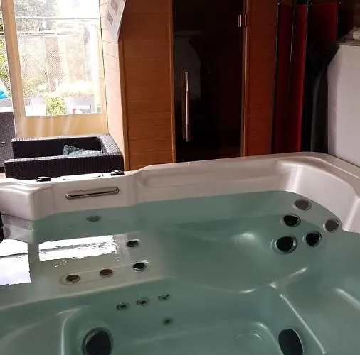Het Gildehuis Met Sauna En Jacuzzi Stevensweert