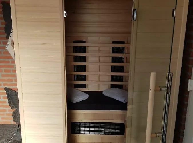Het Gildehuis Met Sauna En Jacuzzi Апартаменты *